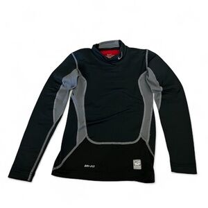 ⚫️NIKE: Boy’s size M, black & gray, pro combat dri-fit long sleeve compression.